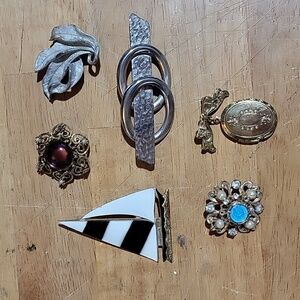 Retro Lot of pins 6 Gold Silver Stones